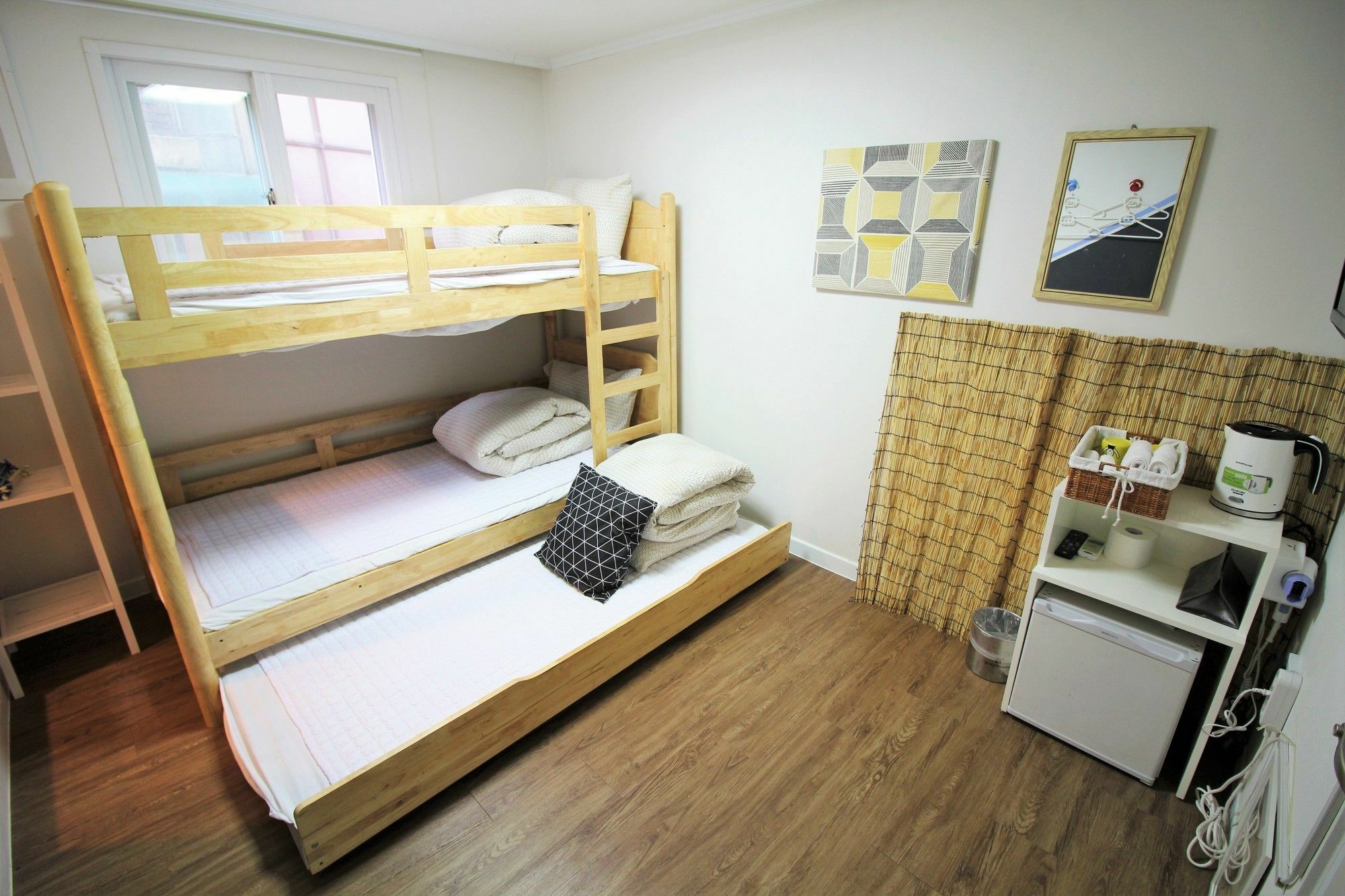 Njoy Hotel 2*